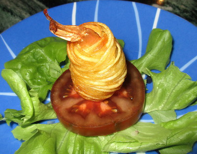 Crevettes enroul�es de fil de pomme de terre et salade -- 02/12/17