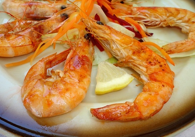 Gambas � la plancha sur petite salade de crudit�s -- 11/06/11